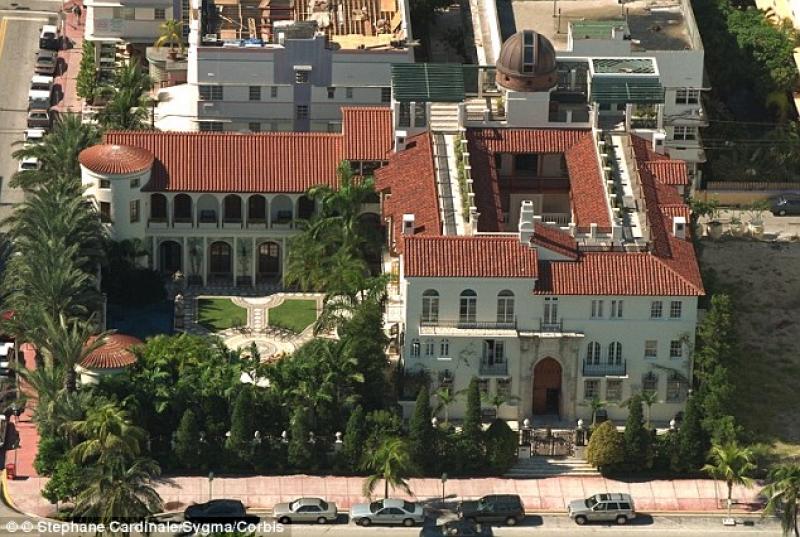 versace_luxury_villa_miami_3