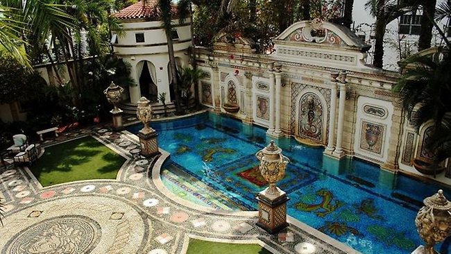 versace_luxury_villa_miami_2
